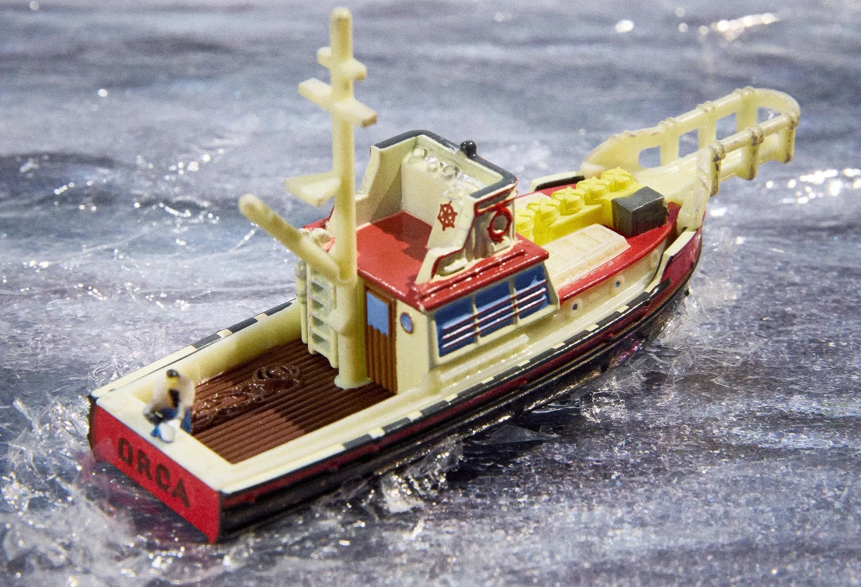 Hot Wheels x Jaws 50th Anniversary Collector Set A Legendary Encounter on Four Wheels 03