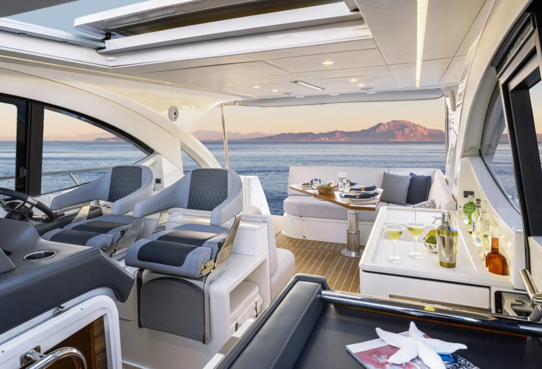 Riviera 4300 Sports Express Where Luxury Meets Adventure 04