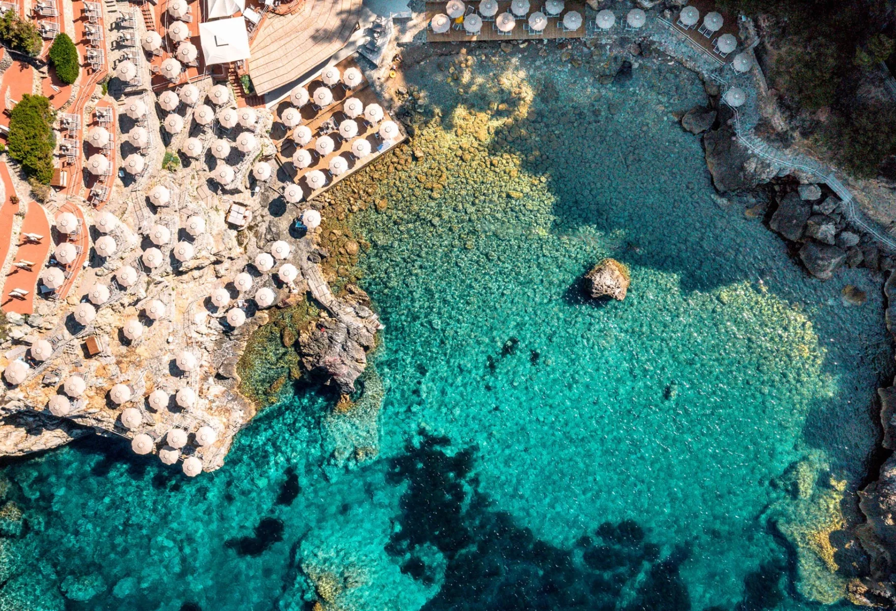 Isolotto Beach Club Tuscan Seaside Vignettes in Pure Coastal Elegance 01