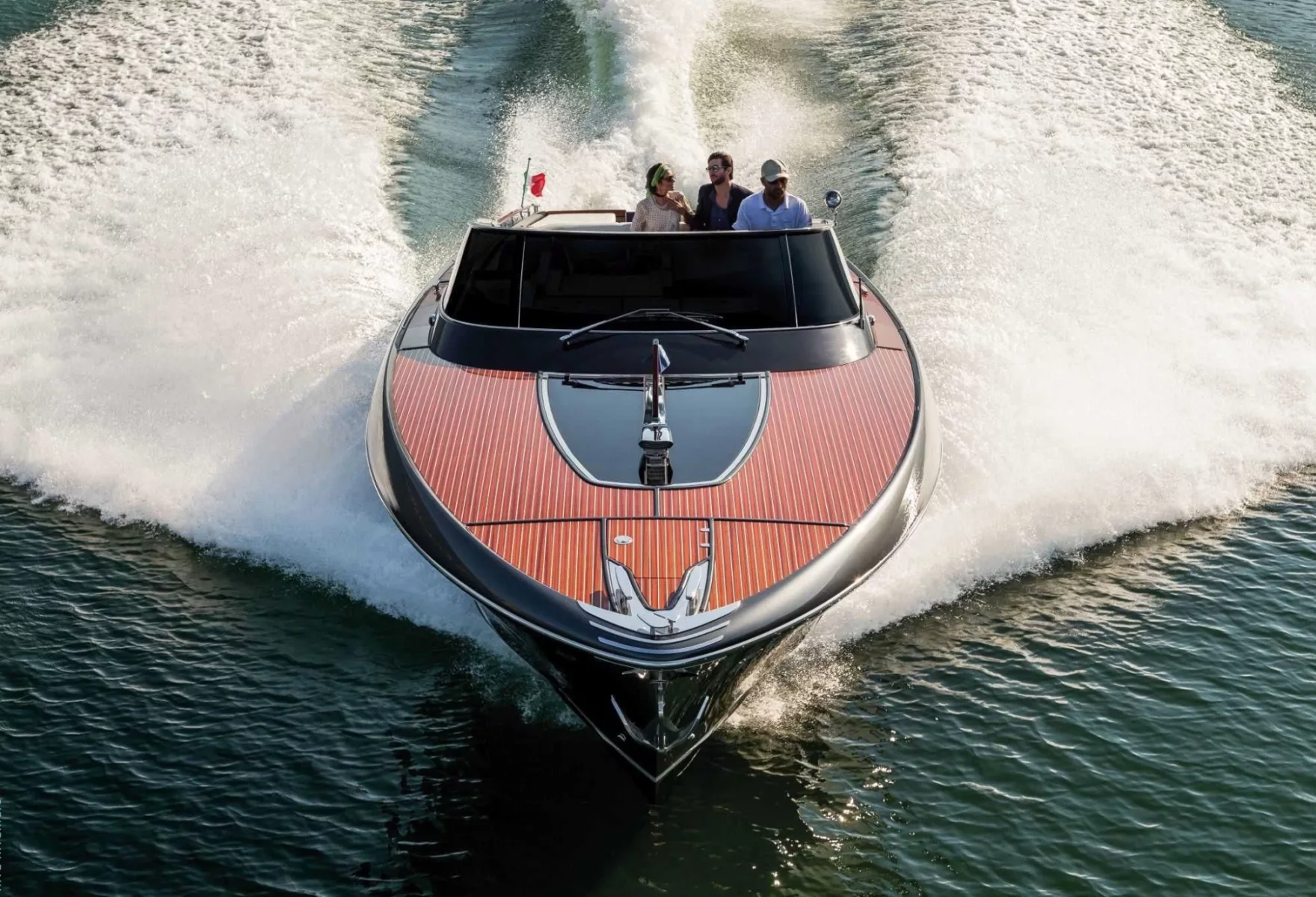 Riva Rivamare Timeless Elegance on the Water 01