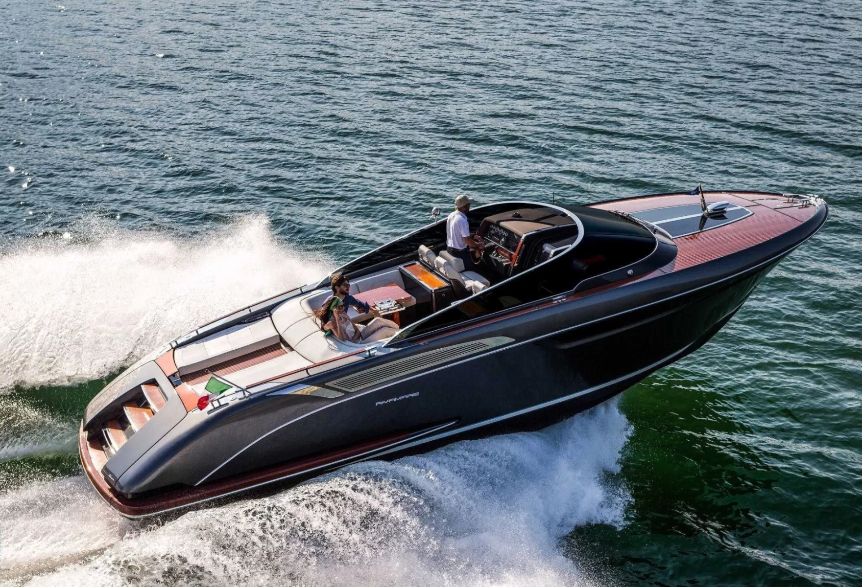 Timeless Elegance on the Water 02