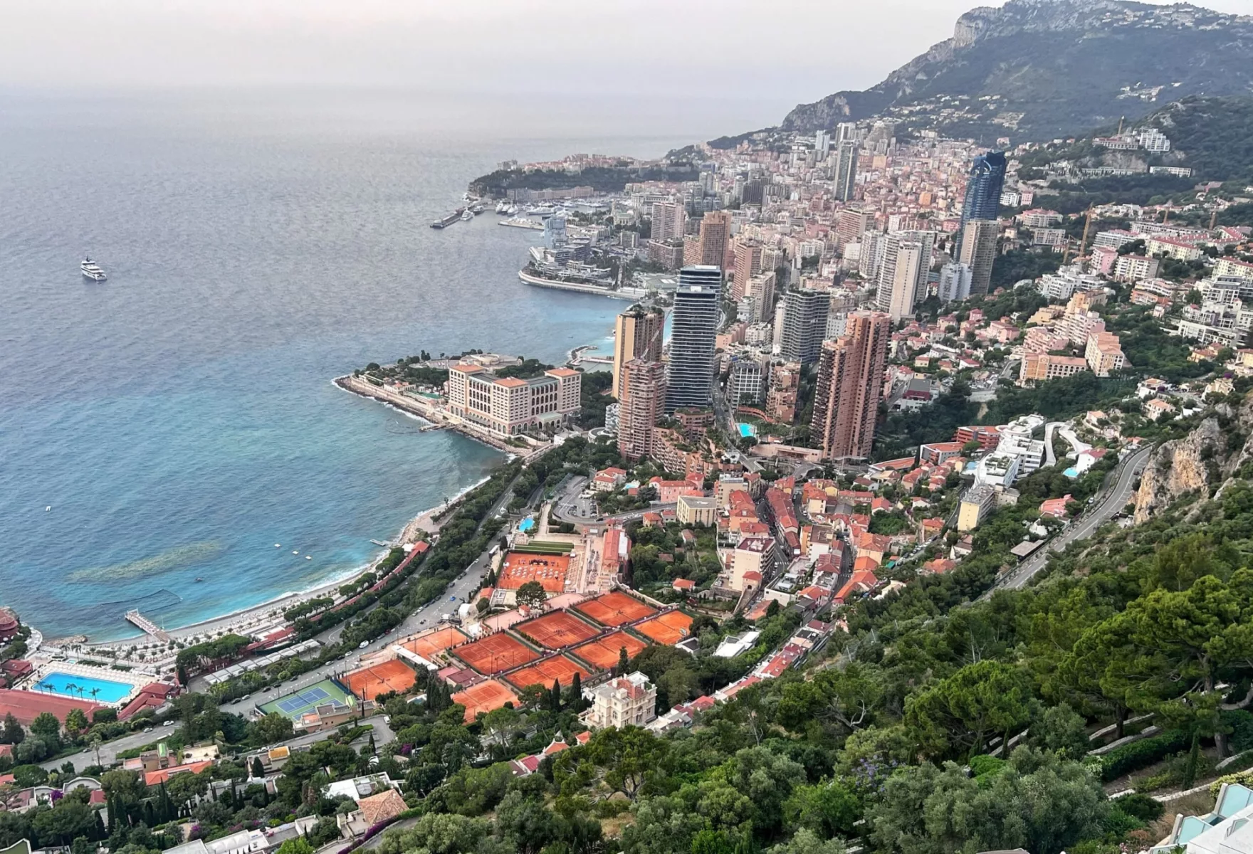 La Môme Riviera Côte d Azur Charm Meets Stylish Seaside Living 002
