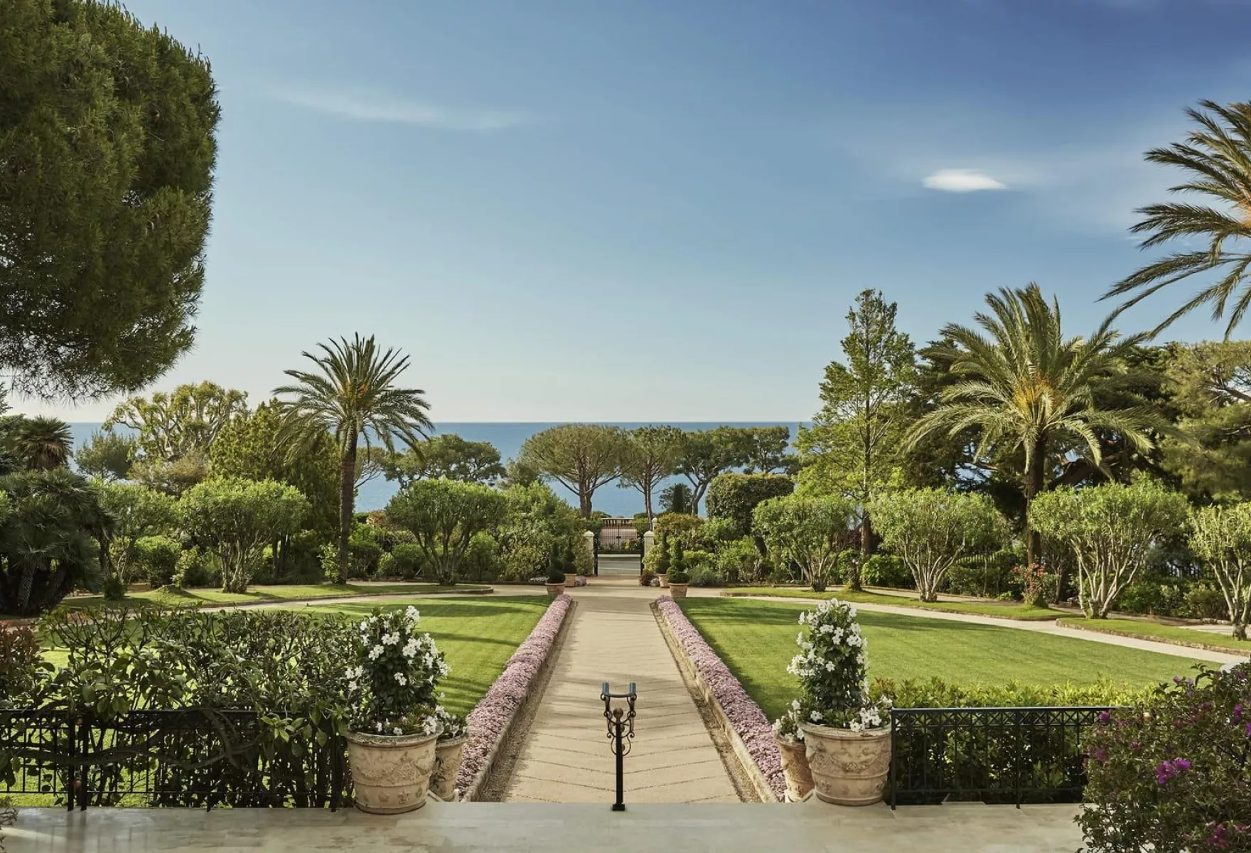 Four Seasons Grand Hôtel du Cap Ferrat Riviera Grandeur by the Sea 08