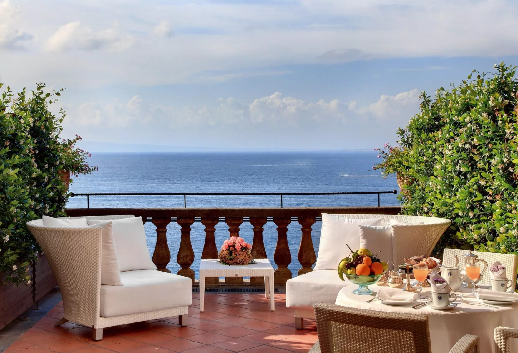 Grand Hotel Excelsior Vittoria Sorrentos Cliffside Icon of Elegance 07