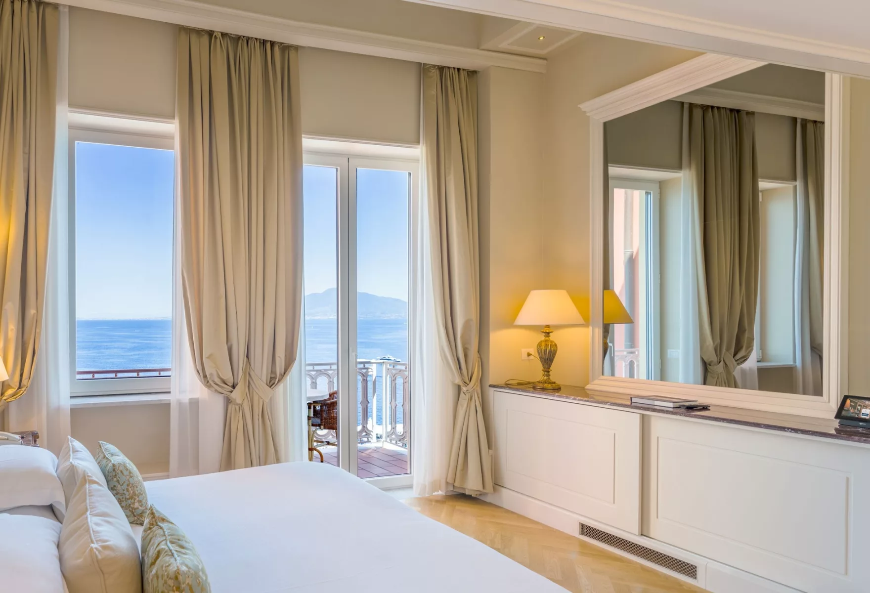 Grand Hotel Excelsior Vittoria Sorrentos Cliffside Icon of Elegance 04