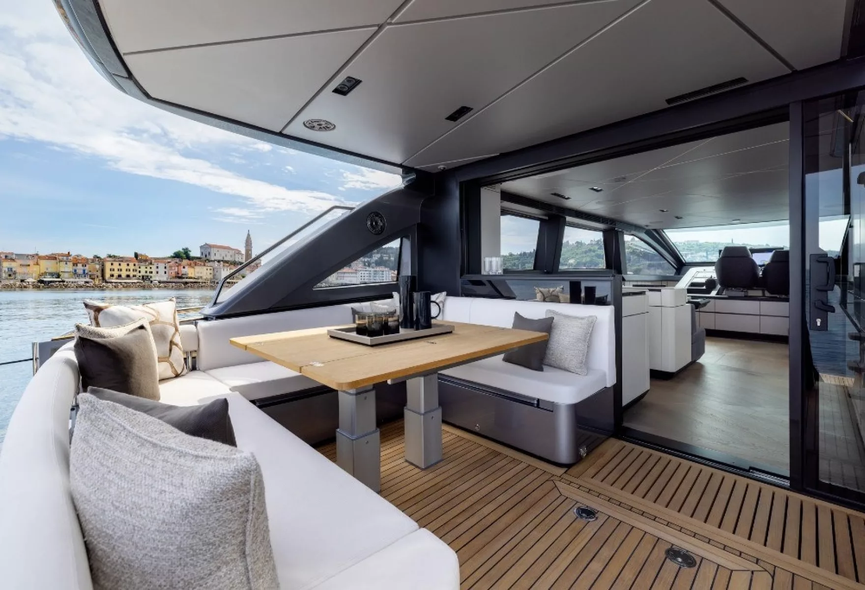 Pershing GTX70 Power Elegance and Open Air Freedom 06