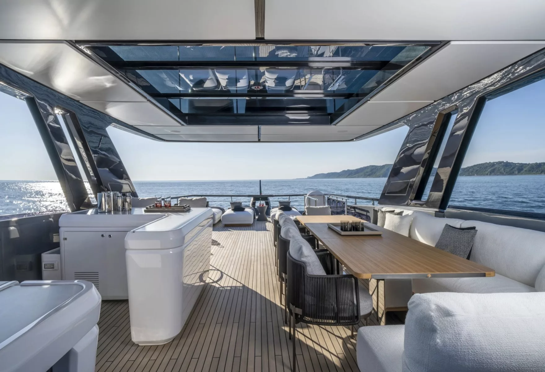 Ferretti Yachts 940 Grandeur Redefined on the Open Sea 08