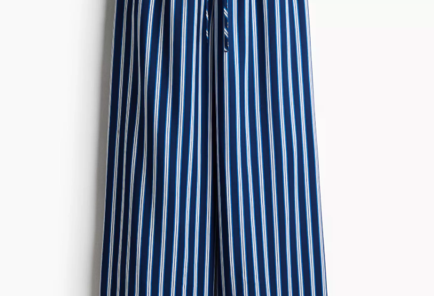 Modern Summer Essentials from HM 04