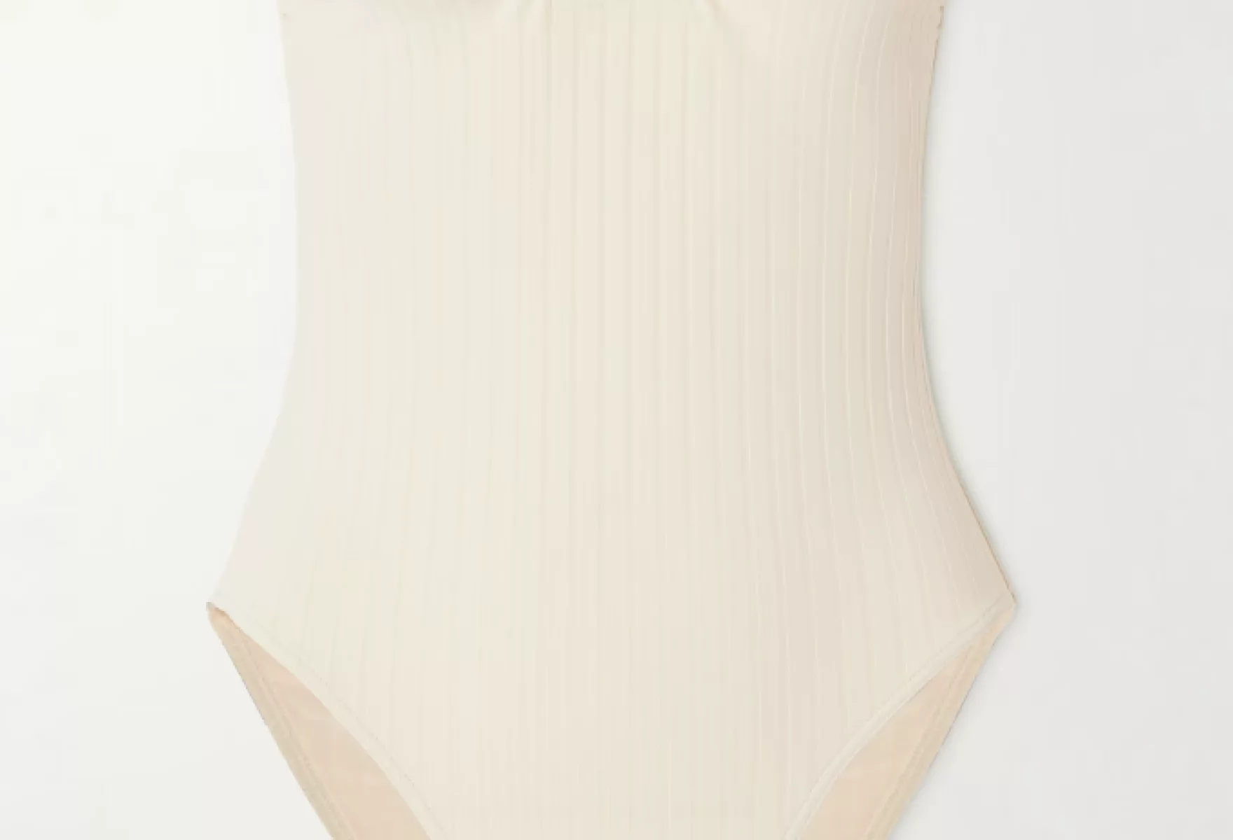 Seaside Minimalism A Coastal Capsule of Stripes Neutrals 03