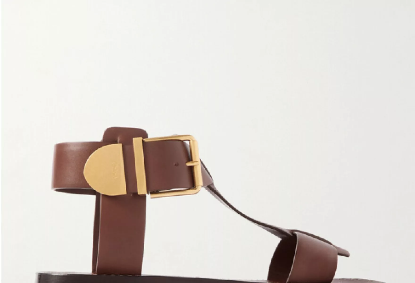 Seaside Minimalism A Coastal Capsule of Stripes Neutrals 02