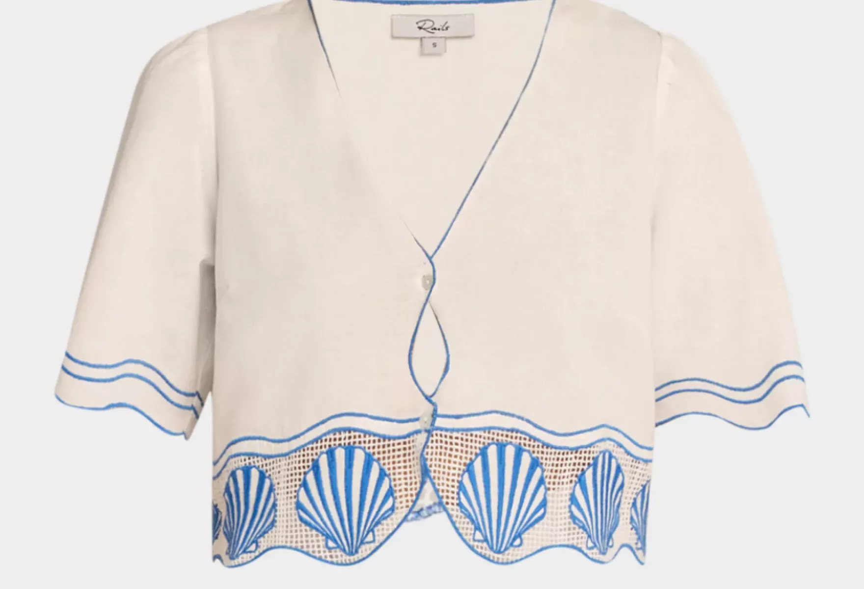 Mykonos Glow Coastal Elegance in Gold and Linen 02