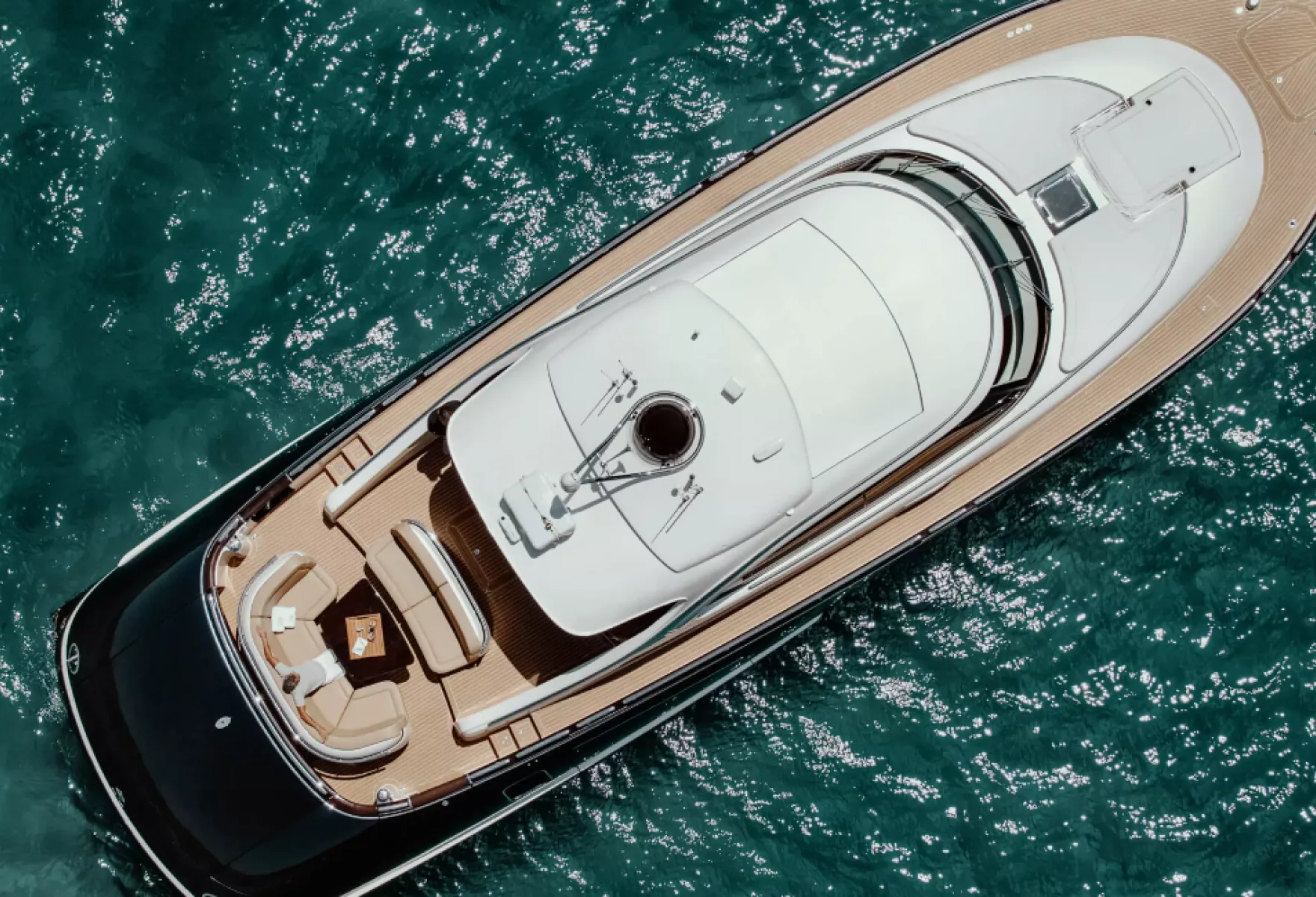Zeelander 7 A Serene Powerhouse on the Water 05