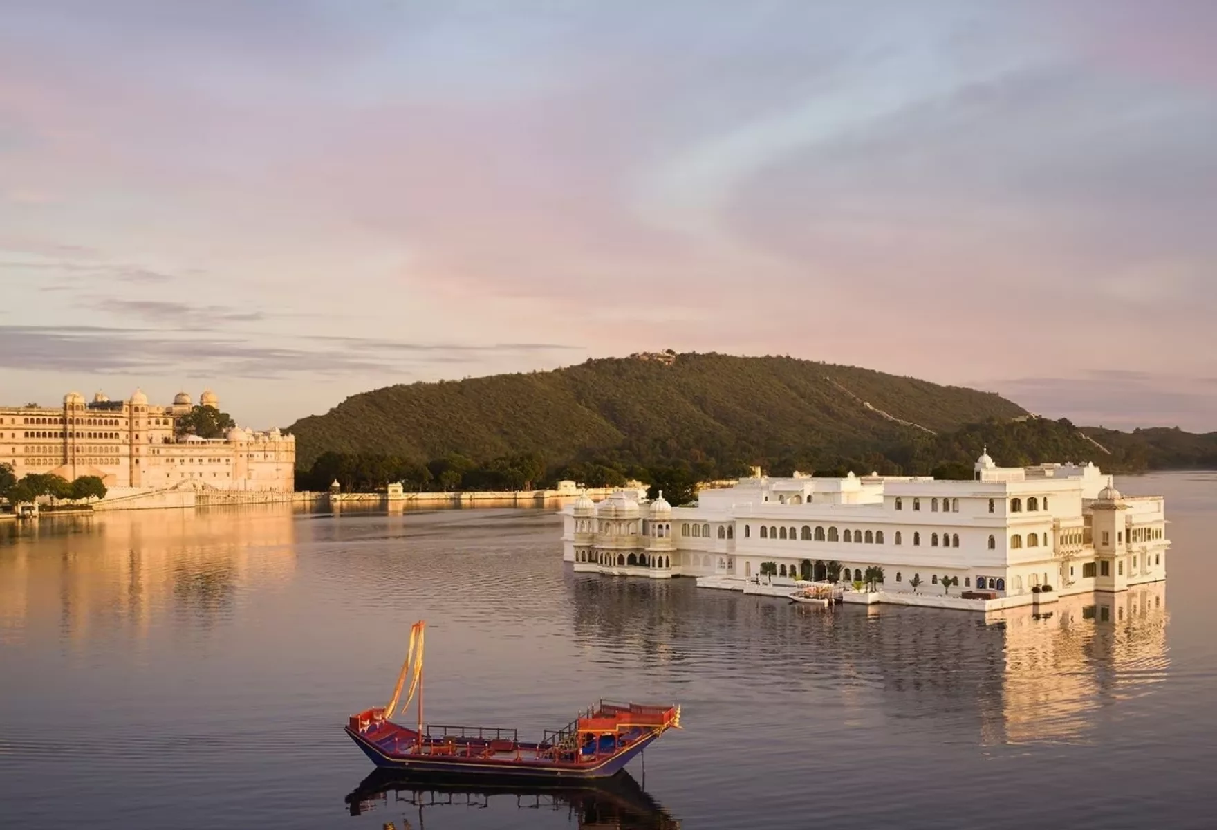 Taj Lake Palace Udaipur Heritage on the Water 02