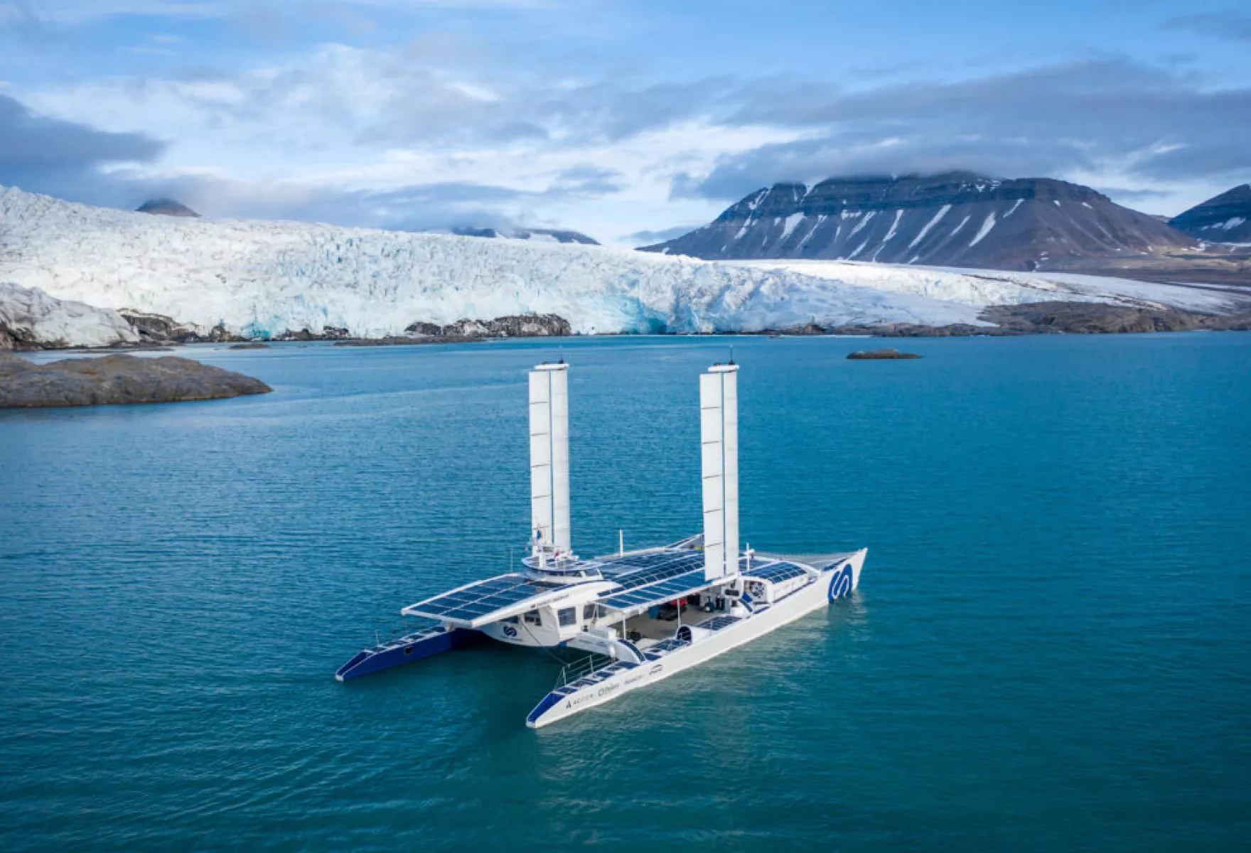 EO1 Pioneering Zero Emission Voyages Across the Seas 01