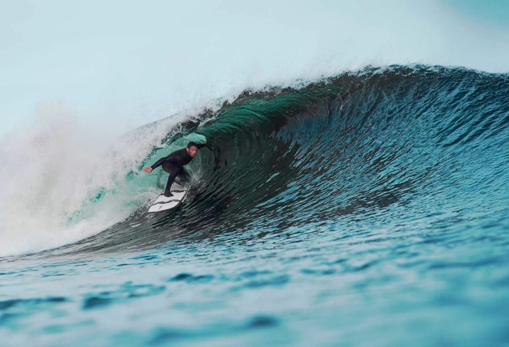 Newave Surf The Rhythm of the Sea 01