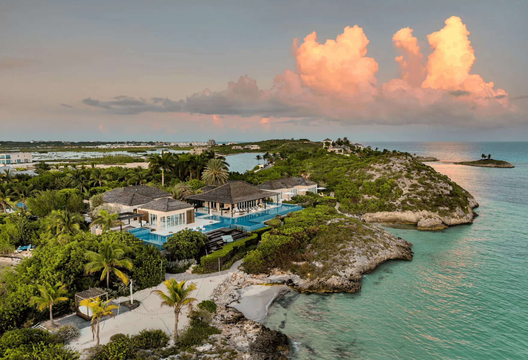 01 TURTLE TAIL ESTATE THE ULTIMATE 35 M CARIBBEAN SANCTUARY