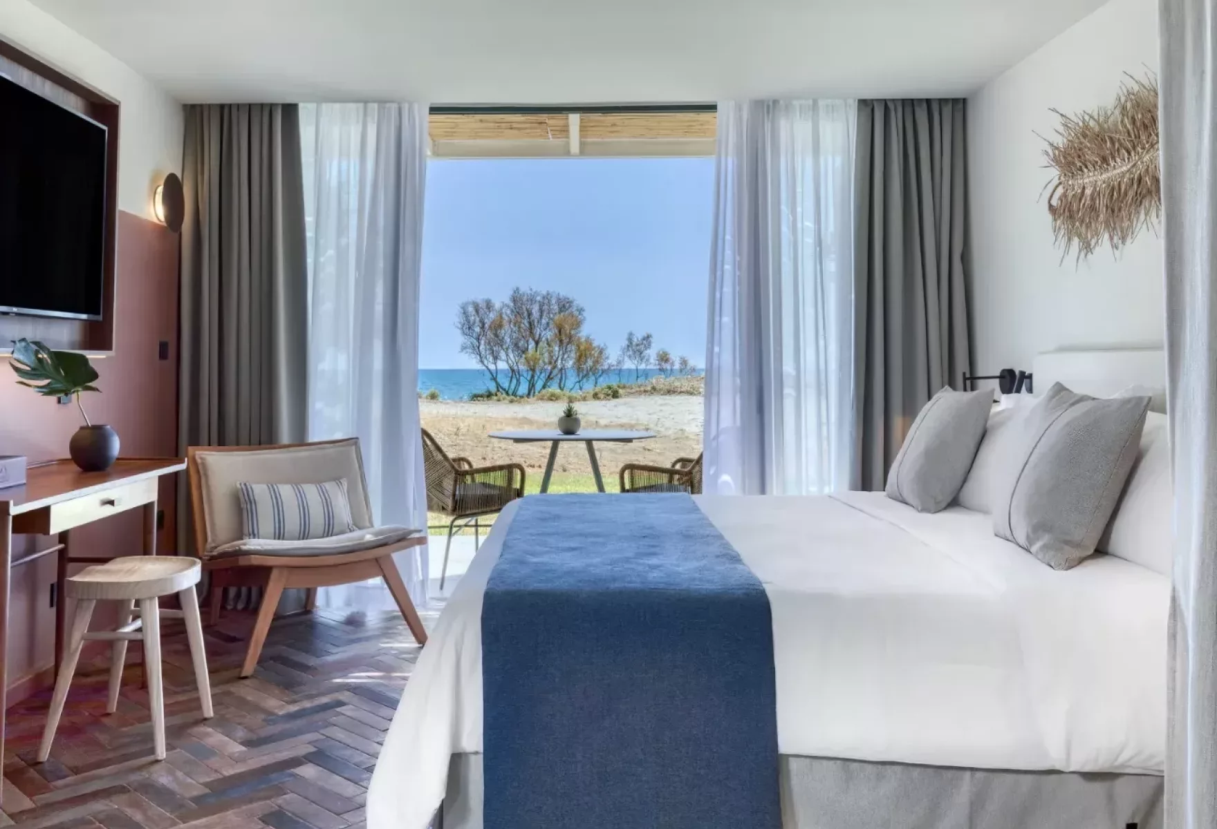 Barefoot Luxury on Zakynthos Golden Sands 03