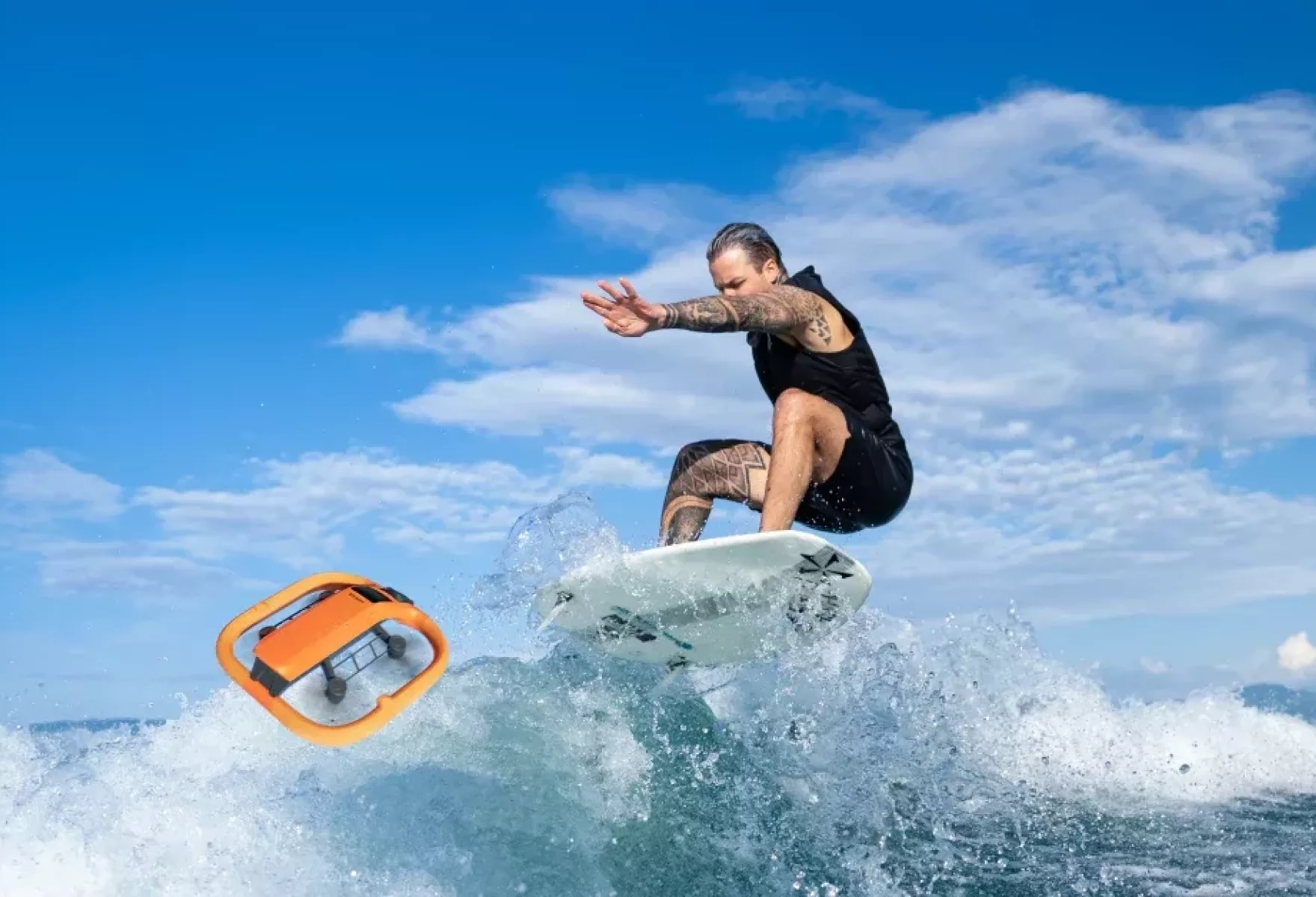 HOVER Air AQUA The Worlds First Fully Waterproof Self Flying Camera 01
