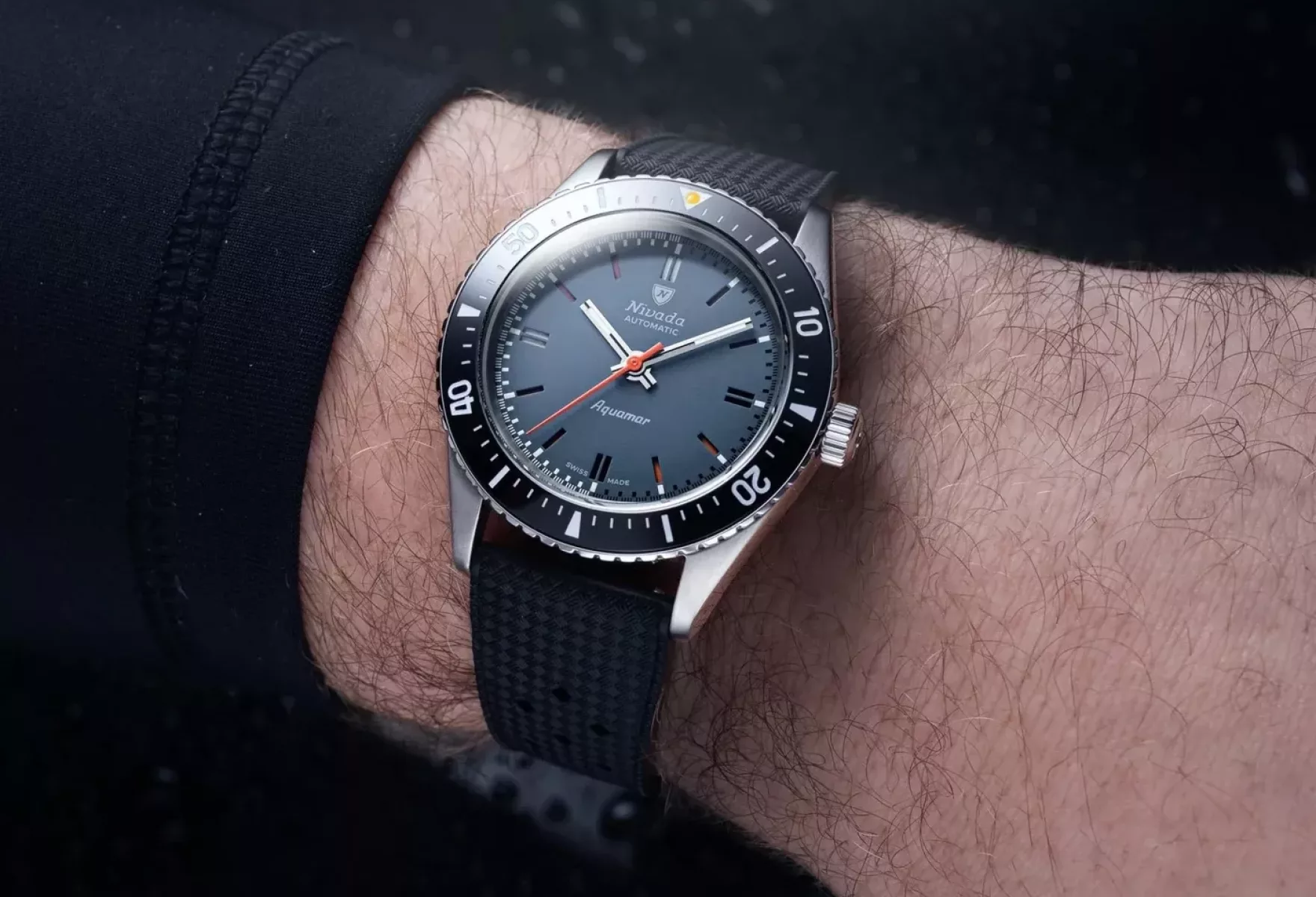 Nivada Grenchen Antarctic Diver Aquamar Vintage Depth with Living Lume 03