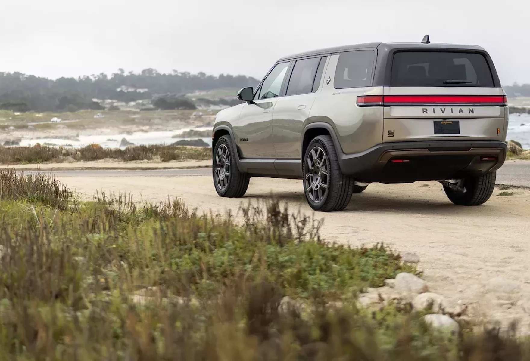 Rivian R1 S Pebble Beach Auction Electric Adventure Meets Coastal Elegance 01