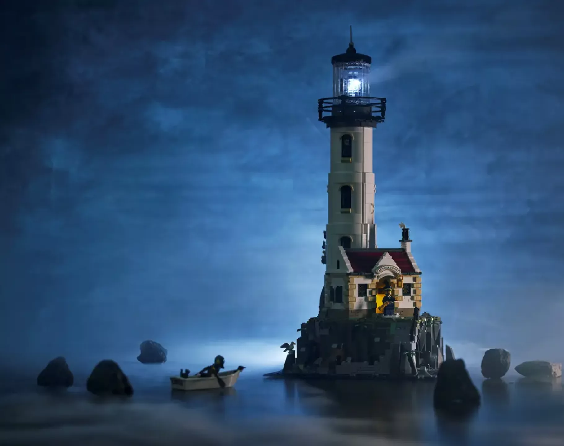 01 Motorized Lighthouse