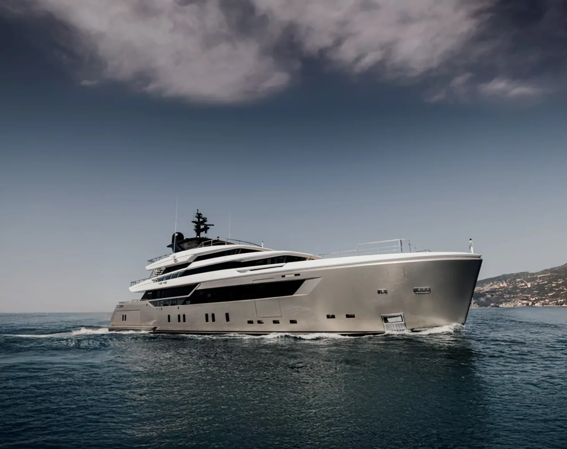 1 Sanlorenzo Alloy Superyacht