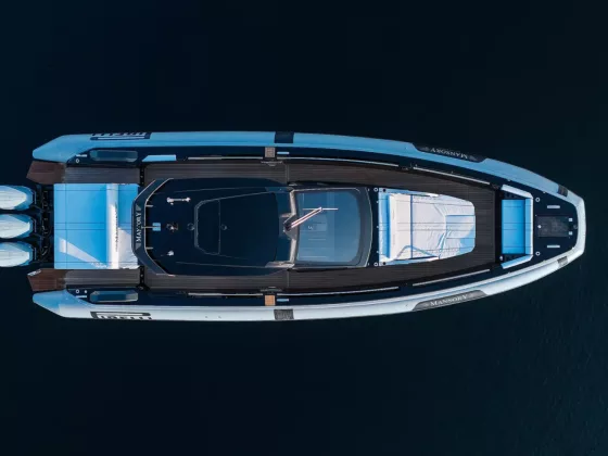 The PIRELLI 42 MANSORY High Octane Elegance on Water 01