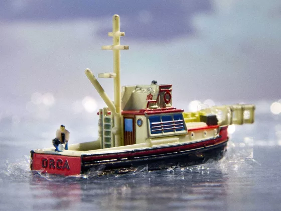 Hot Wheels x Jaws 50th Anniversary Collector Set A Legendary Encounter on Four Wheels 01
