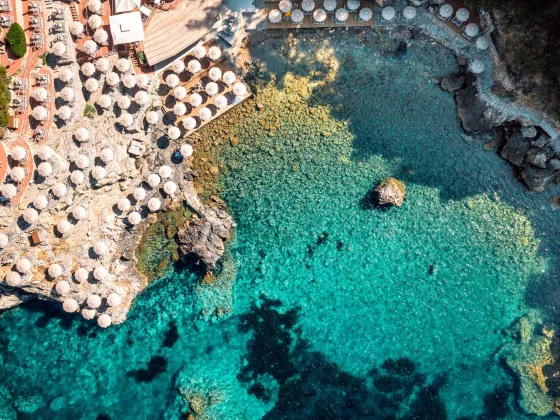 Isolotto Beach Club Tuscan Seaside Vignettes in Pure Coastal Elegance 01