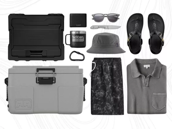 Black Grey Essentials A Coastal Day
