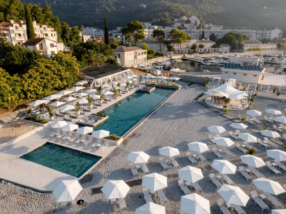 Lazure Hotel Marina 04 min