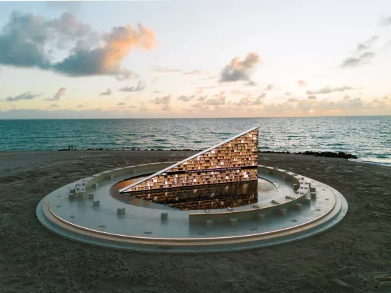 01 THE LIBRARY OF US ES DEVLIN S MONUMENTAL MIAMI BEACH INSTALLATION