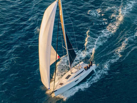 1 BENETEAU First 30