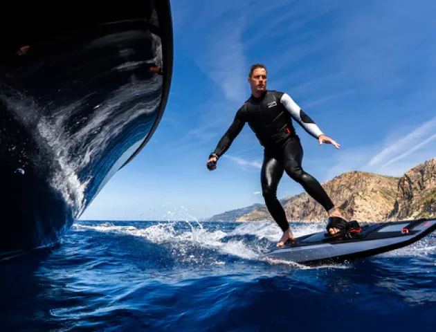 01 AWAKE ELECTRIC SURFBOARDS