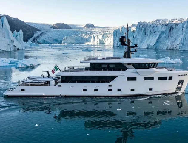 1 FRASER ICE EXPLORER 40 M