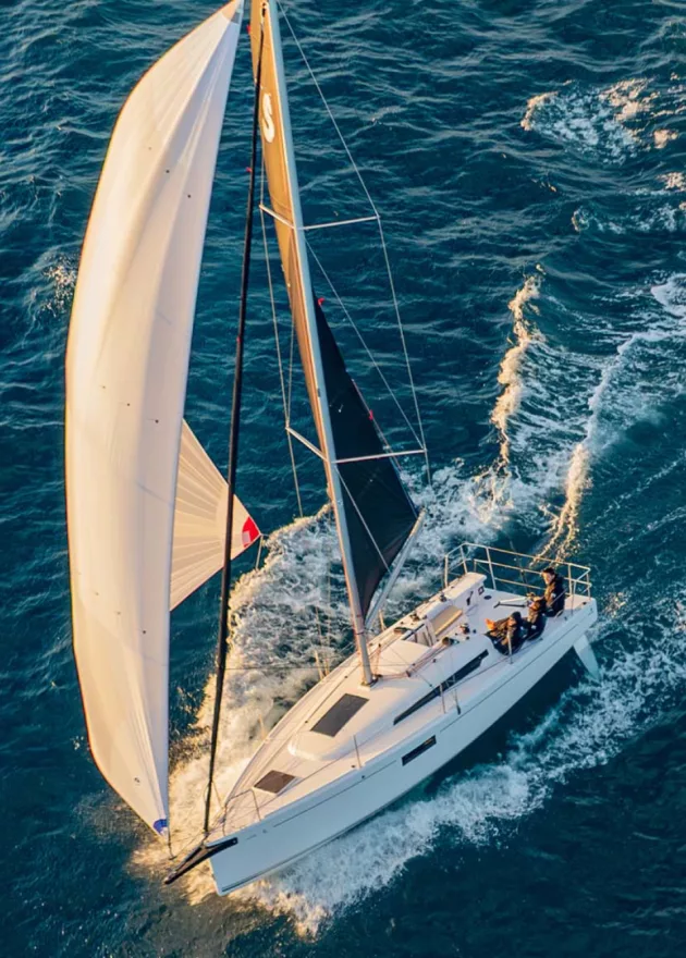 1 BENETEAU First 30