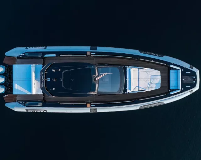 The PIRELLI 42 MANSORY High Octane Elegance on Water 01