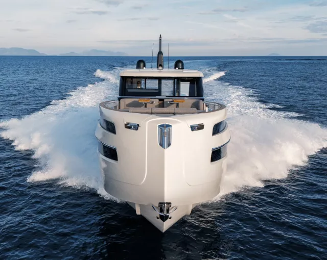 Invictus ST550 Italian Elegance Reimagined in Sea Bound Space 02