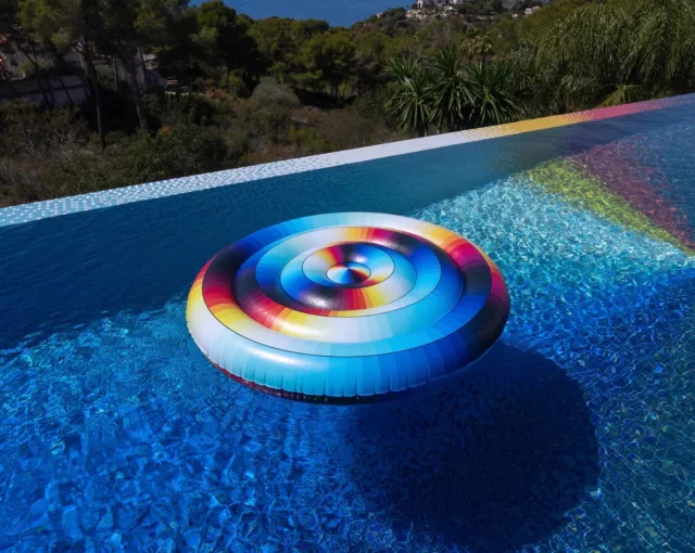 Art on the Water Felipe Pantones CDM30 Inflatable Pool Lounger 01