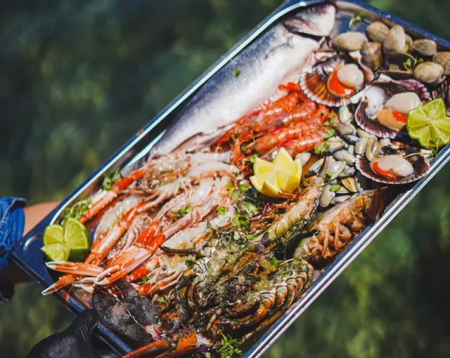 El Chaval Mallorca A Modern Seaside Dining Escape 04