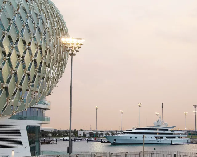 W Abu Dhabi Yas Island 10