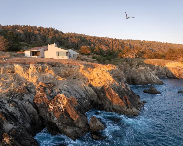 01 STANDING WAVE HOUSE