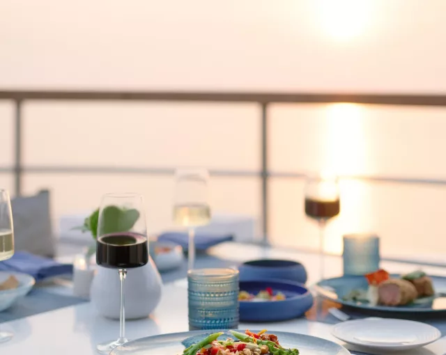 01 MICHELIN CALIBER CULINARY VOYAGES WITH THE RITZ CARLTON YACHT COLLECTION