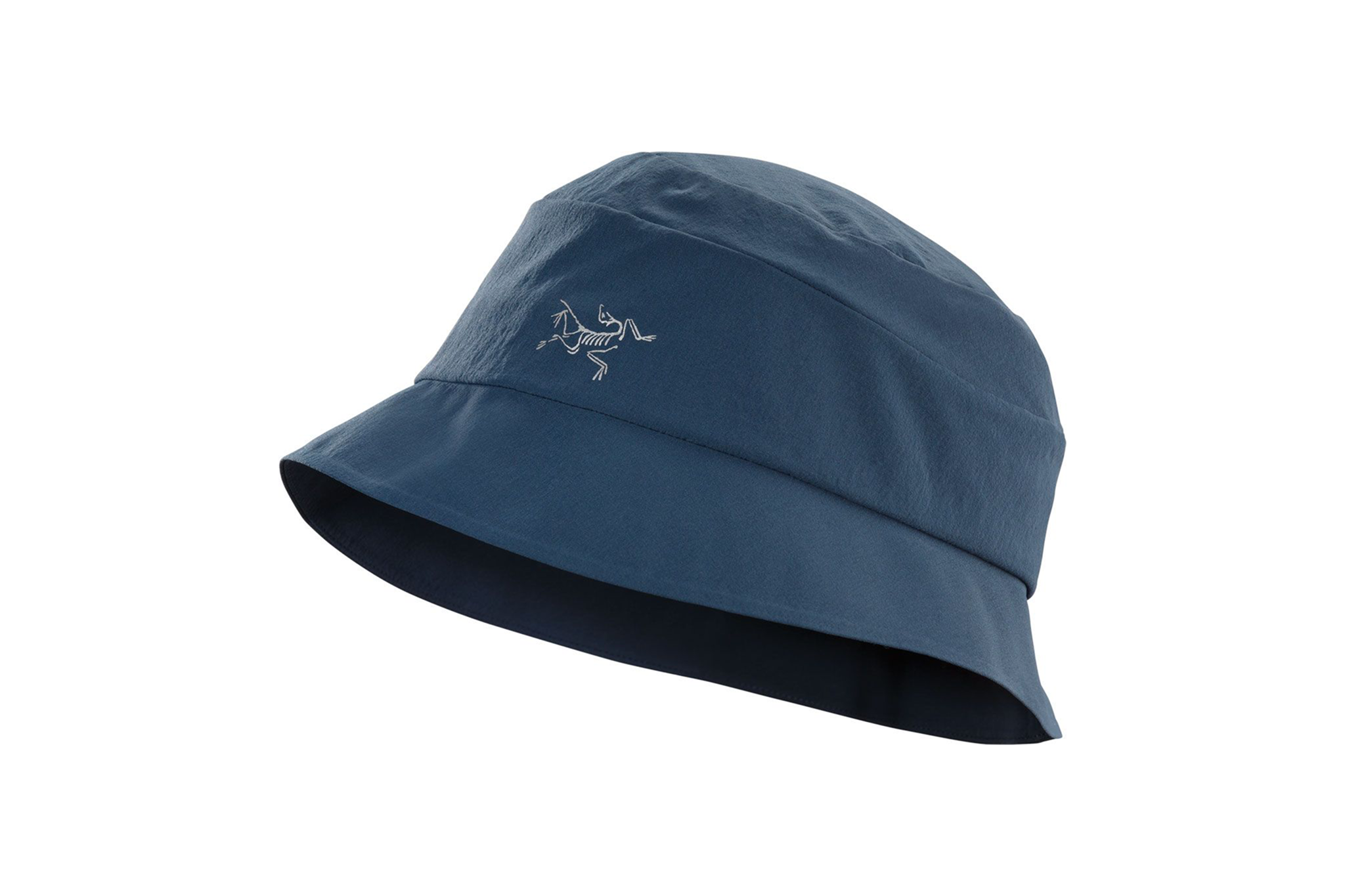Arc’teryx Sinsolo Hat in navy blue with minimalist design, featured among the best sun hats in 2025 for breathable comfort and refined outdoor style.