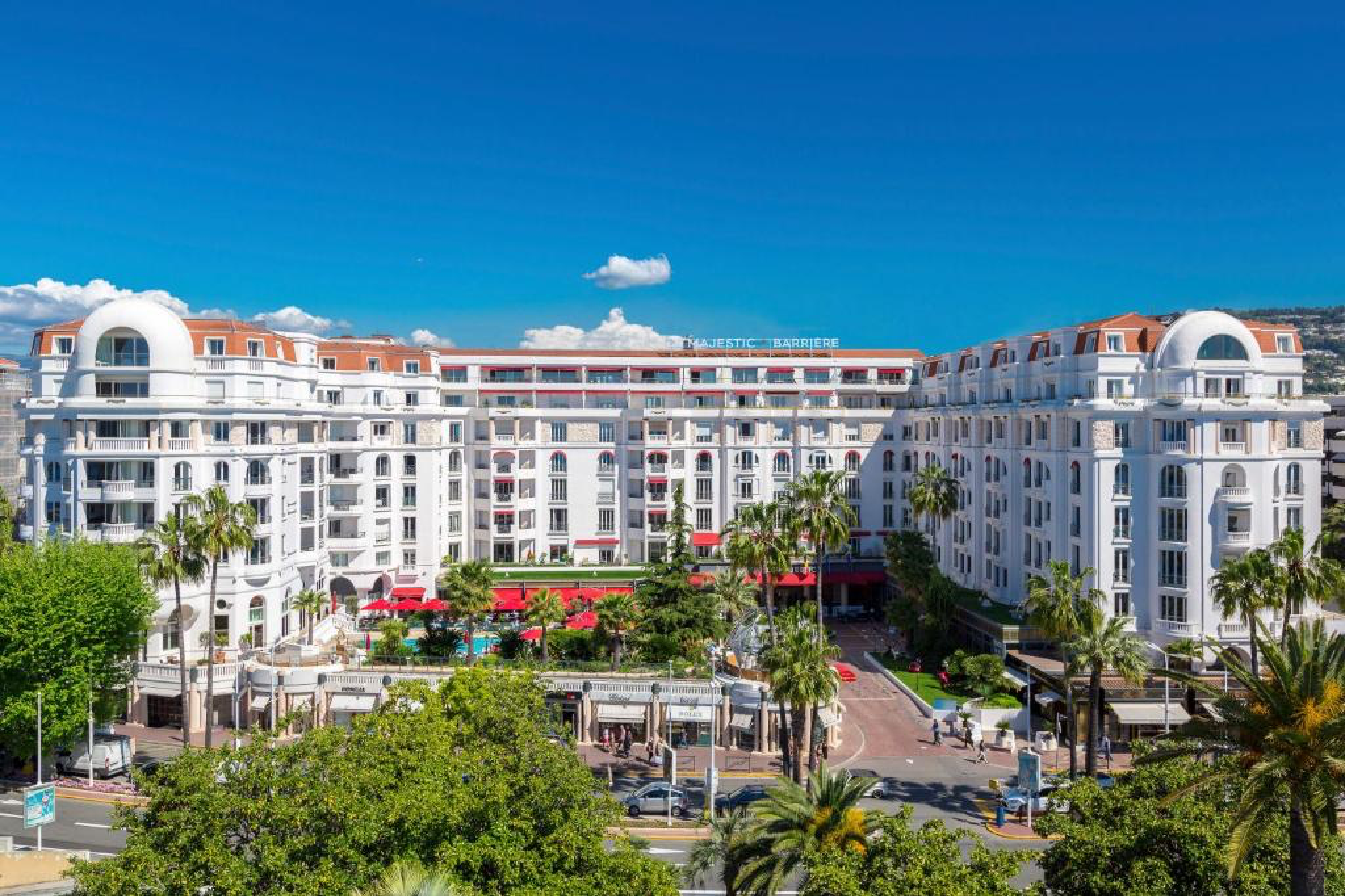 Hôtel Barrière Le Majestic in Cannes, a premier accommodation choice during the Cannes Yachting Festival 2025, facing La Croisette.